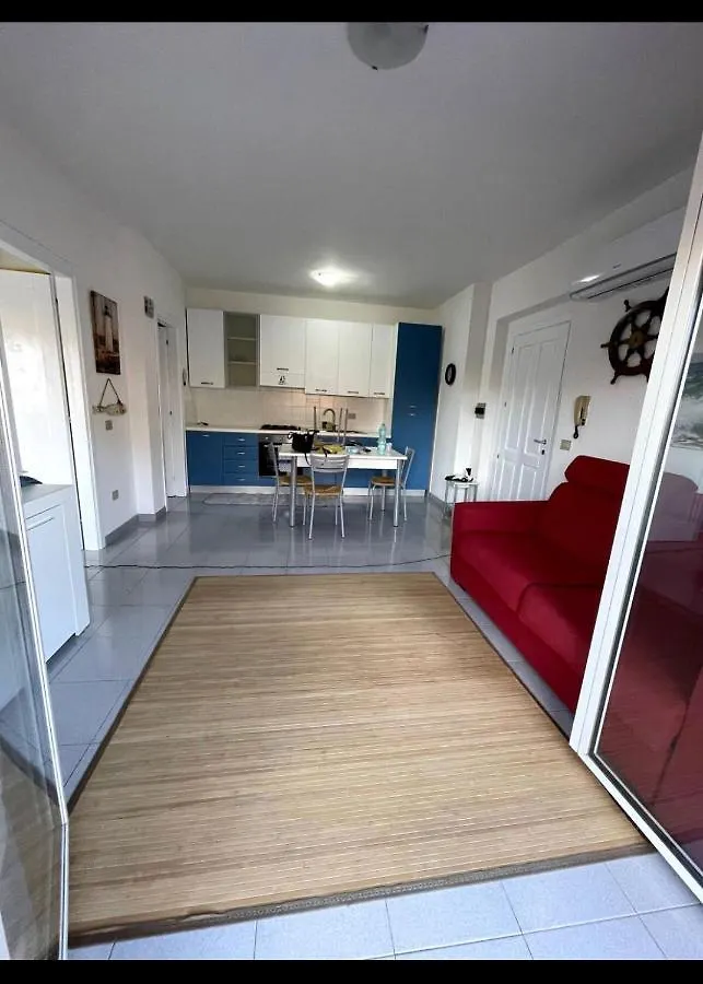 Appartamento Luminosissimo Con Posto Auto. La Maddalena  Apartmán La Maddalena (Sassari)