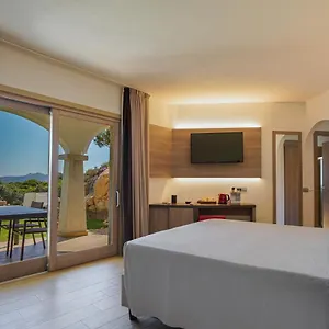 Casa vacanze Your Lovely And Elegant With Garden Sea View, La Maddalena (Sassari)